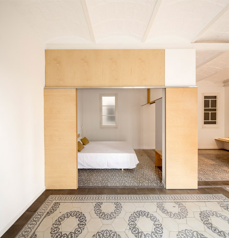 Eixample apartment renovation in Barcelona by Adrian Elizalde