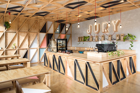 Thiết kế nội thất từ một nhà tù nhỏ trở thành quán cafe ở Úc