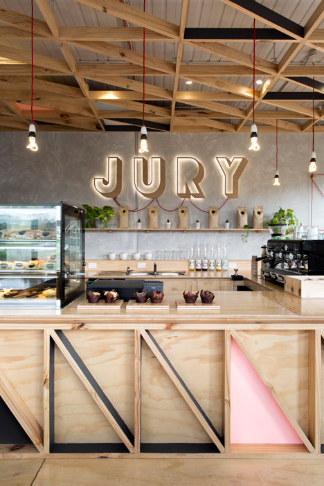 Jury Cafe by Biasol Design Studio