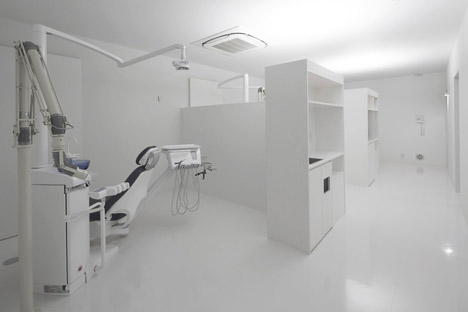 Nagasawa Dental Clinic by Kunihiko Matsuba