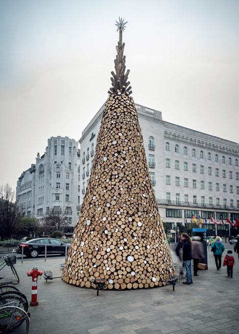 Charity Christmas tree by Hello-Wood