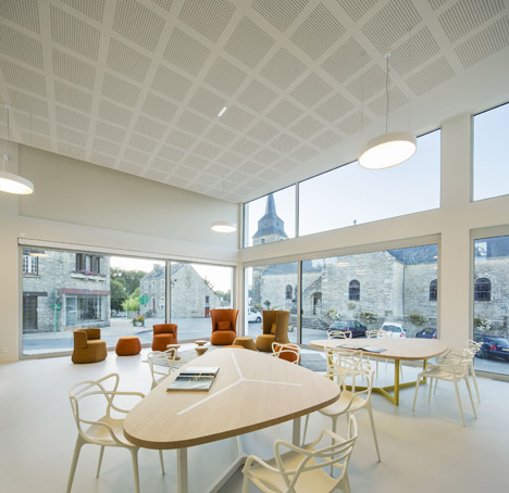 Mediatheque de Monterblanc by Studio 02 Architectes