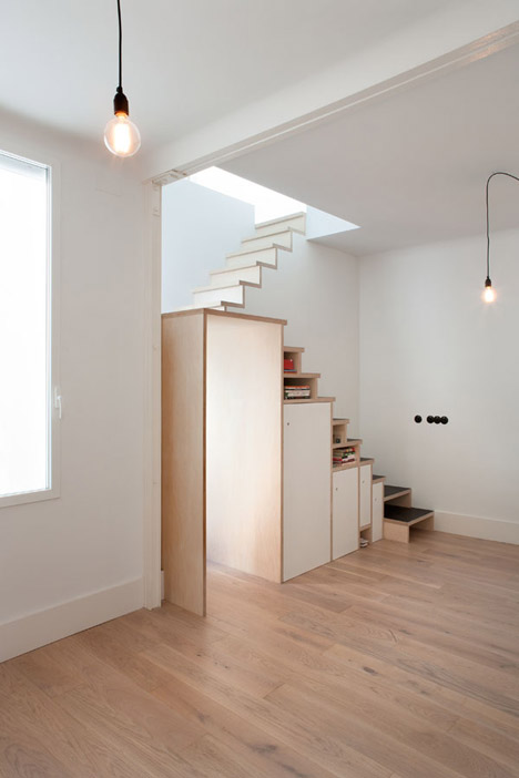 Plywood Trio Apartment by BUJ+COLÓN arquitectos