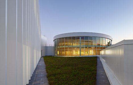 University of Toronto Mississauga Innovation Centre by Moriyama and Teshima