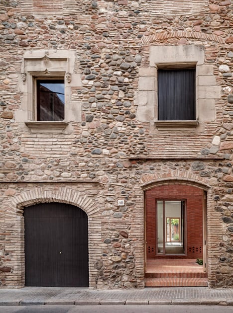 House 1014 in Barcelona by H Arquitectes