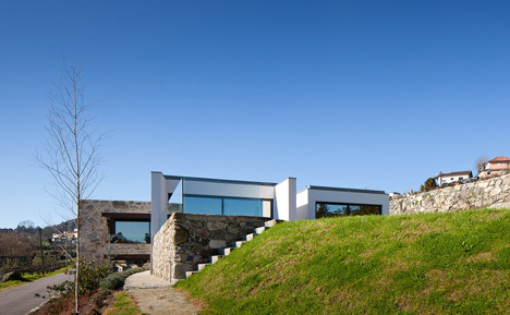 RM House in Felgueiras by FCC Arquitectura