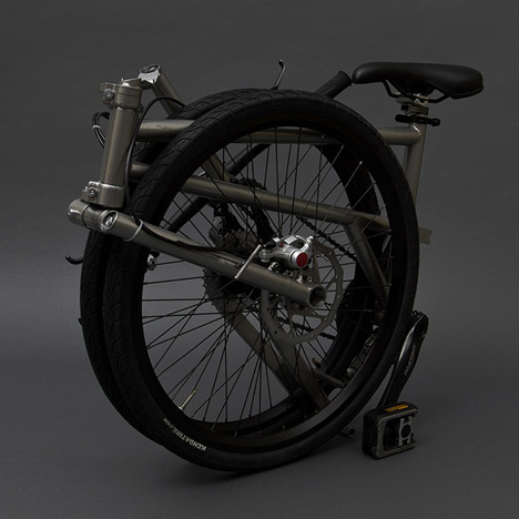 Helix-folding-bicycle-by-Peter-Boutakis_dezeen_468_2