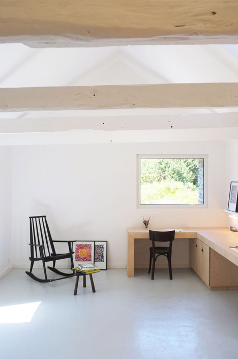 An old barn converted into an artist studio in Brittany by Modal Architecture