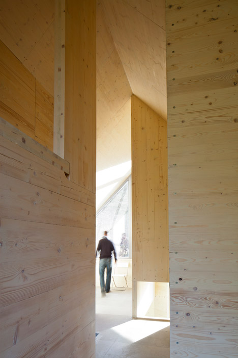 Wooden Cabin by A.LT ARCHITEKTI