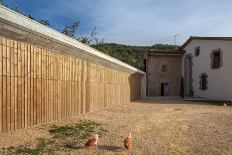 Farm surroundings by Arnau Vergés
