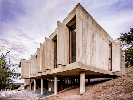House in La Rufina by Santiago Carlos Viale and Daniella Beviglia