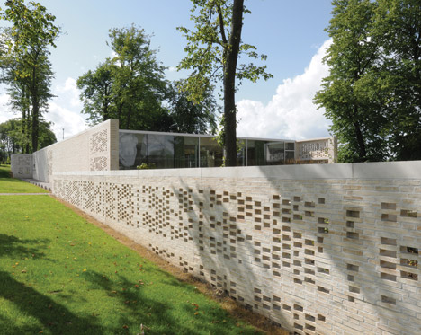 Reiach and Hall Architects Maggies-Centre-Lanarkshire-by-Reiach-and-Hall_dezeen_468_4