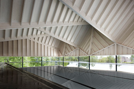 Alfriston Swimming Pool, Beaconsfield - Winner of the Wood Awards 2014 Structural Category