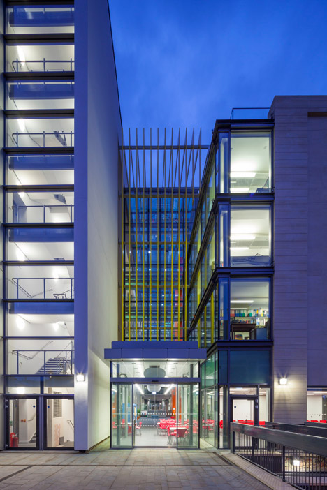 Bristol University lab by Shepperd Robson