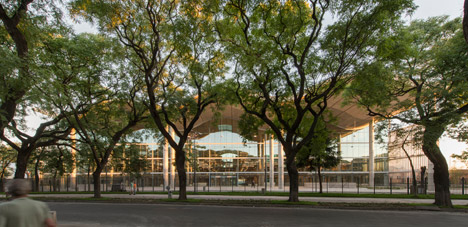 Buenos-Aires-city-hall-by-Foster-and-Partners_dezeen_468_0