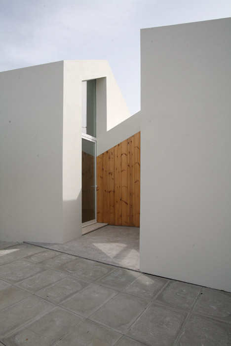 Casa Lela by Oficina de Arquitectura