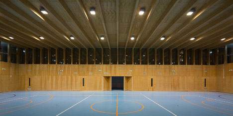 Elementary School Sports Hall by Jovan Mitrović