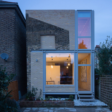Remodelled London house extension reveals the outline of its predecessor