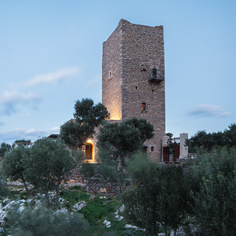 Tainaron Blue Retreat is a guest house in a converted tower on the Greek coast
