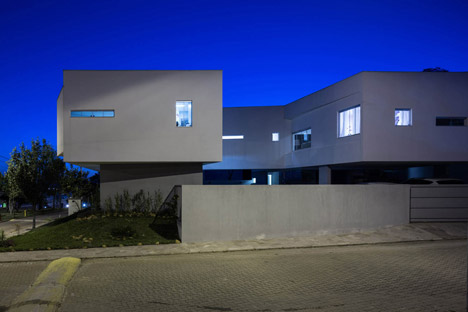 Casa 2V by br3 Arquitetos