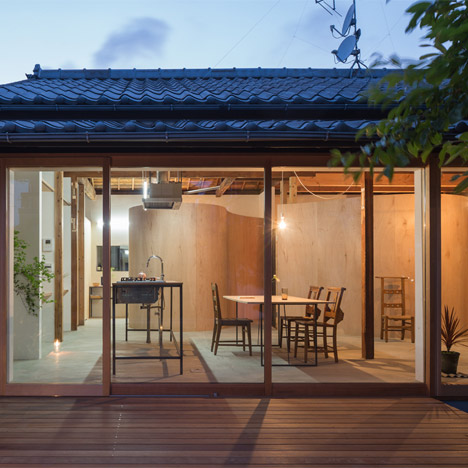 Tato Architects updates a traditional Japanese house with a curved plywood interior