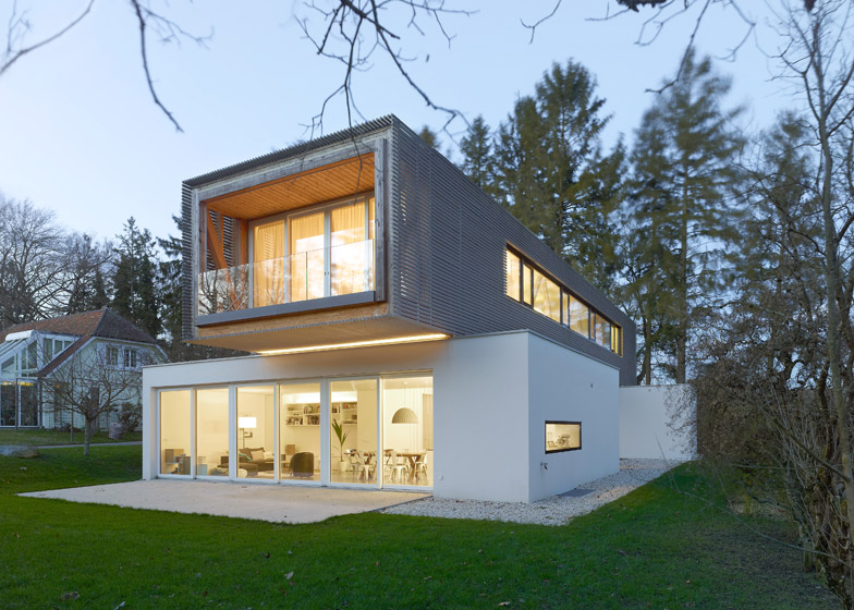 Christian Von Düring Completes A House Like A Bridge - 