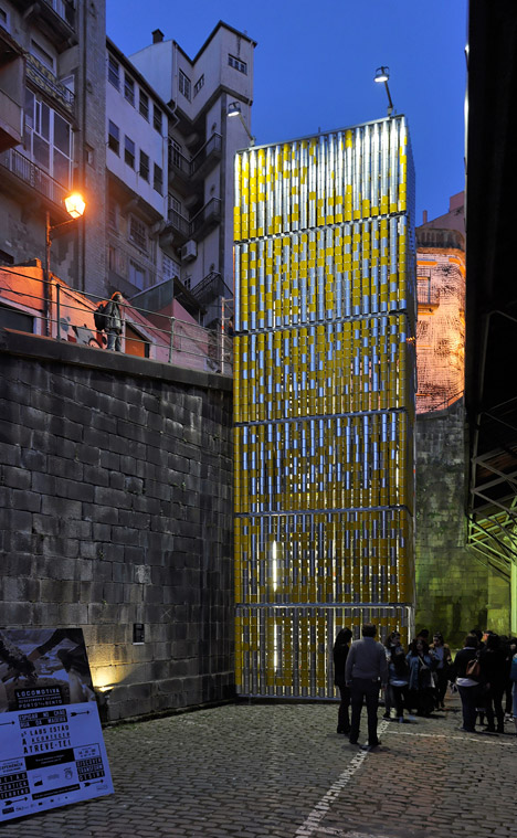 Vira Lata installation in Porto by Moradavaga