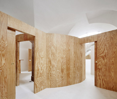 Apartment Tibbaut by Raul Sanchez