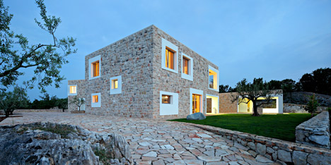 Country House by DVA Arhitekta