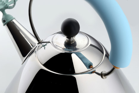 The 30th anniversary 9093 kettle by Michael Graves for Alessi