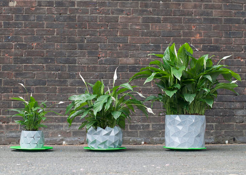 Studio Ayaskan's Growth plant pot expands with its occupant