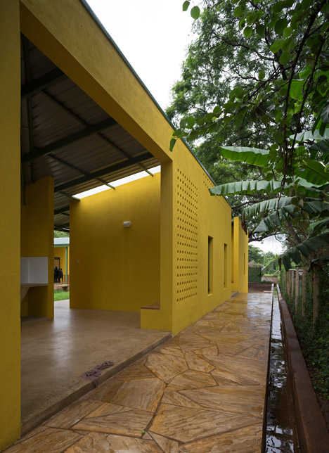 Shelter House in Tanzania by Hollmén Reuter Sandman Architects