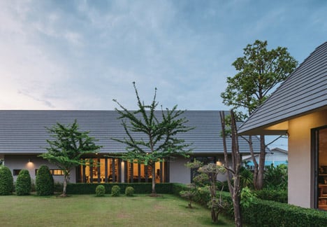The Triangle House by Phongphat Ueasangkhomset