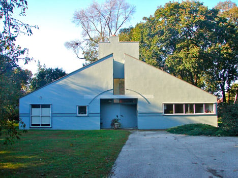 Postmodernism in architecture: Vanna Venturi House by Robert Venturi and Denise Scott Brown