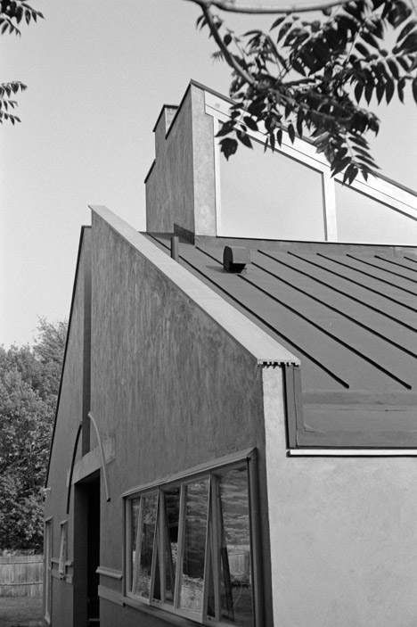 Postmodernism in architecture: Vanna Venturi House by Robert Venturi and Denise Scott Brown