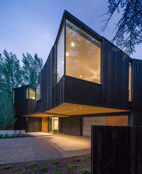Blackbird House by Will Bruder Architects