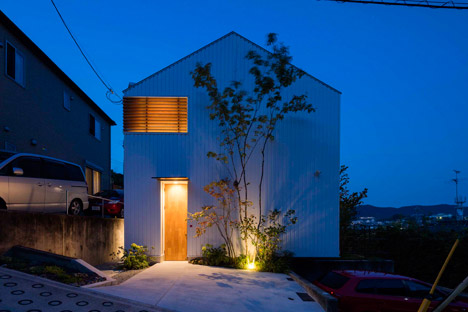House in Ikoma by Arbol Design Studio