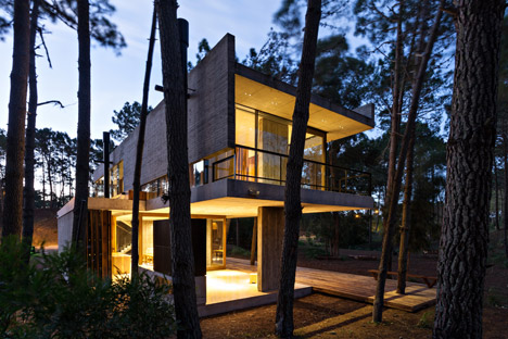 Marino House by ATV Arquitectos