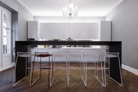 Strauss apartment by YCL