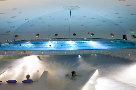 Tournesol Swimming Pool by Urbane Kultur