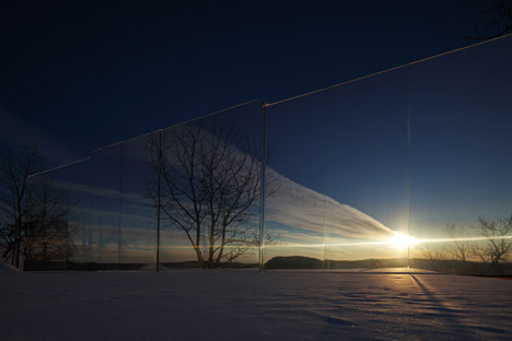 Transportable mirrored house by Delugan Meissl Associated Architects (DMAA)