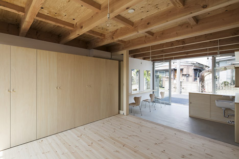 Wooden Box House by Hisako Yamamura suzuki architects