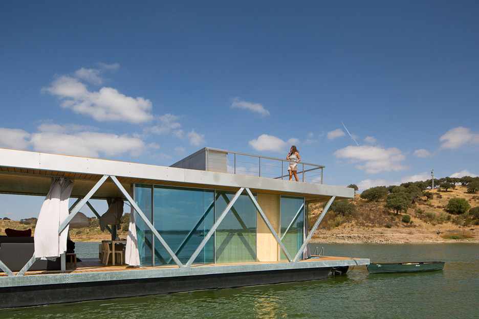 Floatwing floating house by Friday