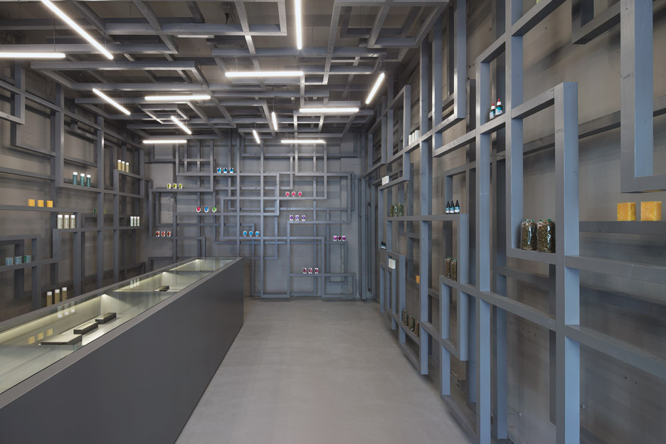 House of Smart drug store by Maurice Mentjens