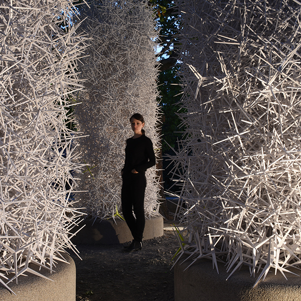 Robot uses stacked spiky particles to build groundbreaking ICD Aggregate Pavilion 2015