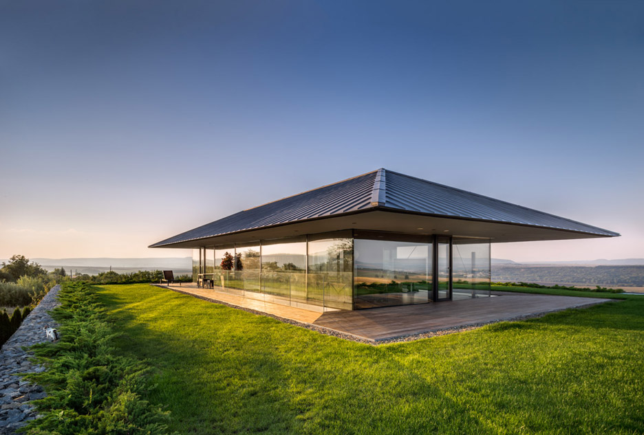 Observation house by I O Architects