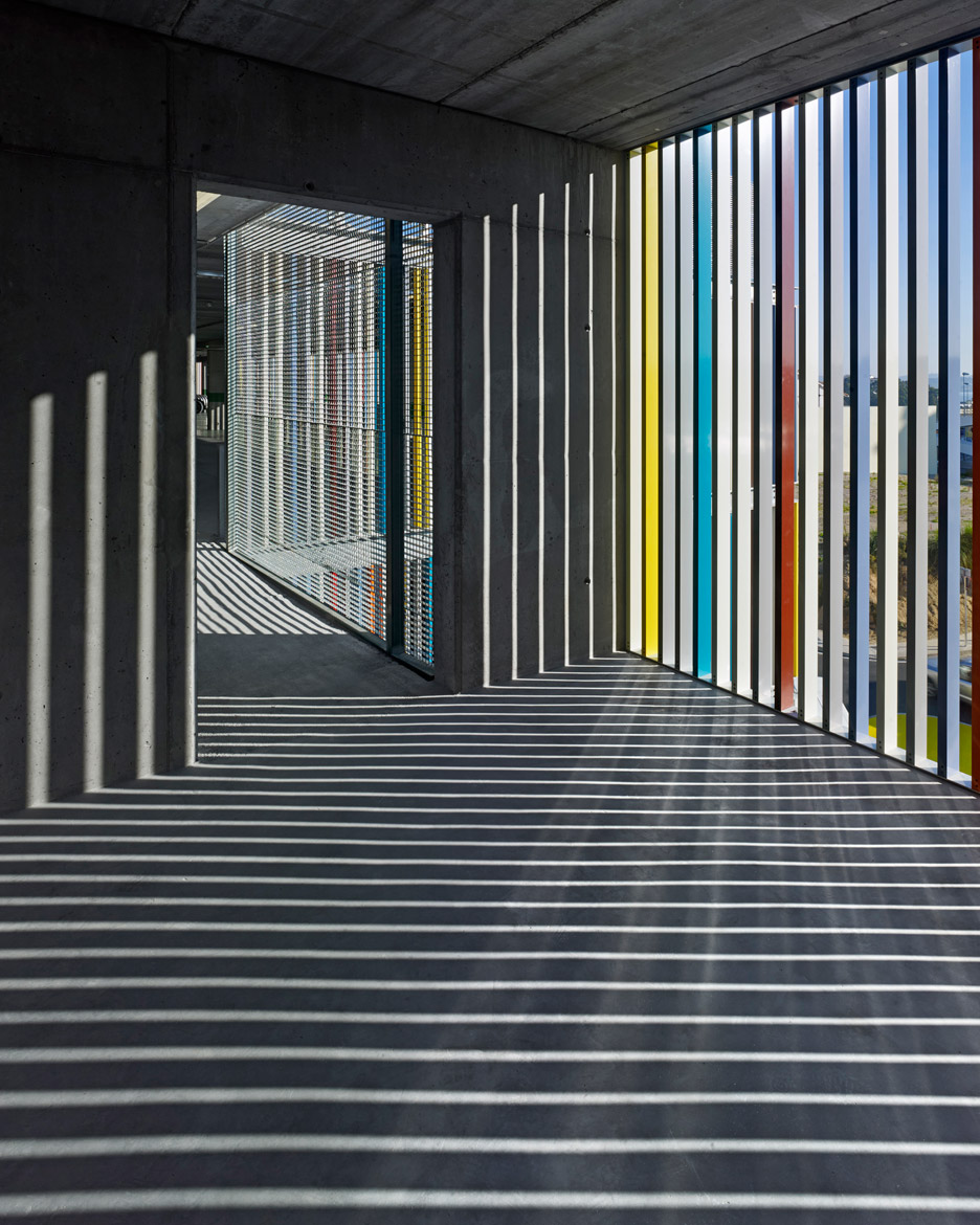 Parking_Maternity-Hospital-and-the-Oncologic-Center-of-Galicia_Diaz-y-Diaz-Arquitectos_dezeen_936_2