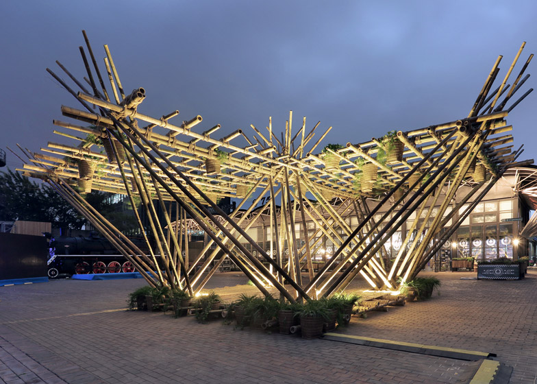 https://static.dezeen.com/uploads/2015/10/Rising-Canes-Bamboo-Pavilion_Penda_Beijing-Design-Week-2015_dezeen_784_18.jpg