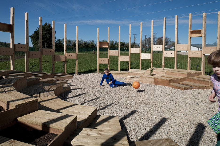 Hedge School educational pavilion by AP+E studio