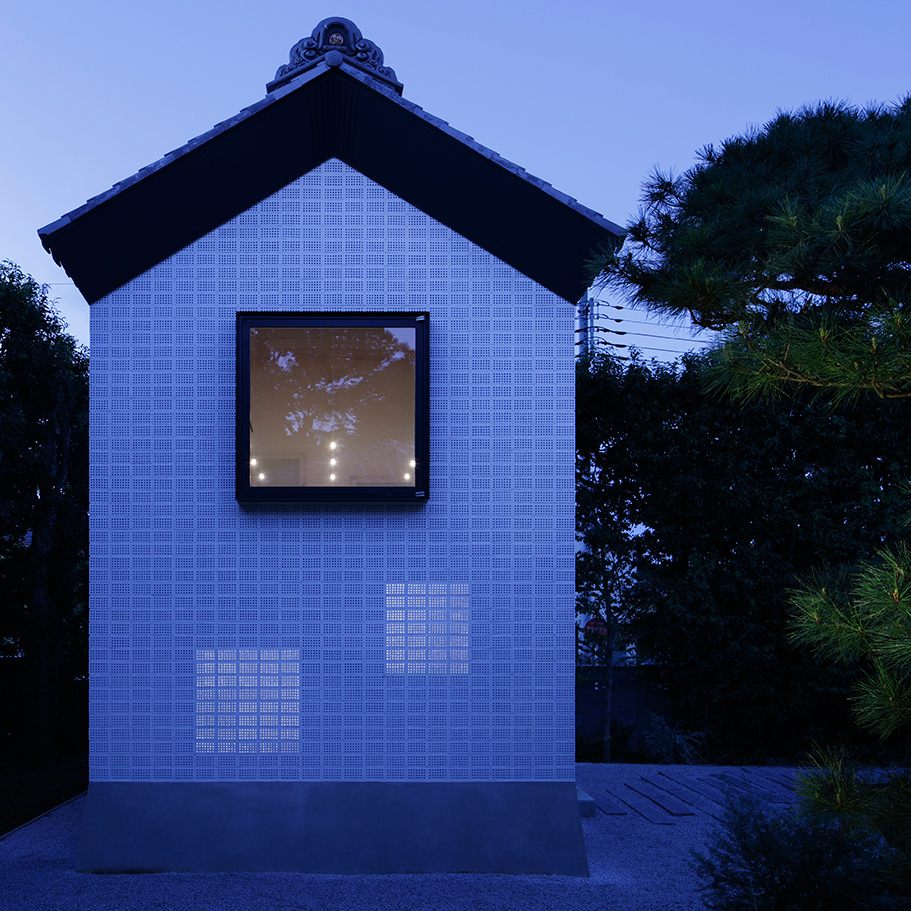 Earthquake-damaged storehouse in Japan transformed into living space by Ryo Matsui
